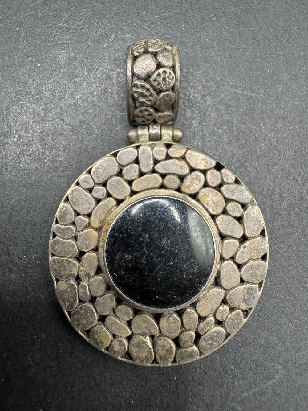Vintage Sterling Silver 925 Black Onyx Round Mosaic Textured Pendant 31.1mm